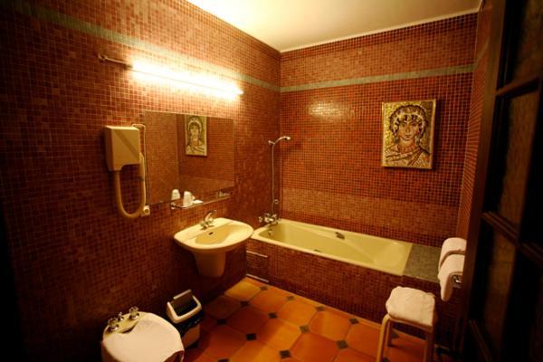 Hôtel Les Arcades Biot Habitación foto
